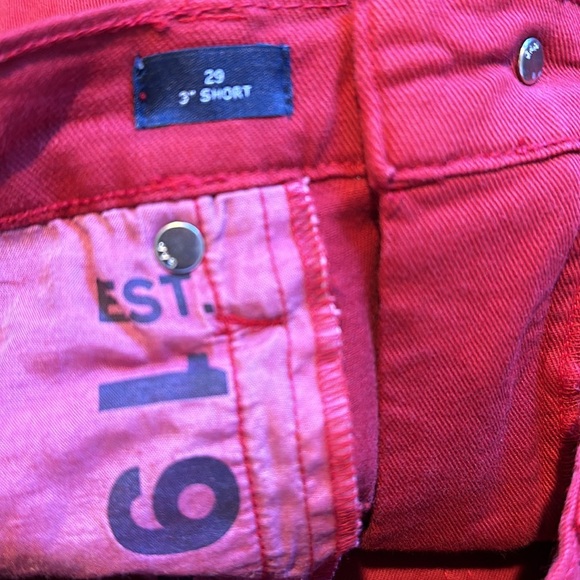 NWT Red Gap Shorts - Picture 5 of 6